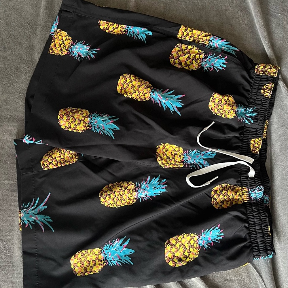 Chubbies Black Pineapple Print Men's swim trunks